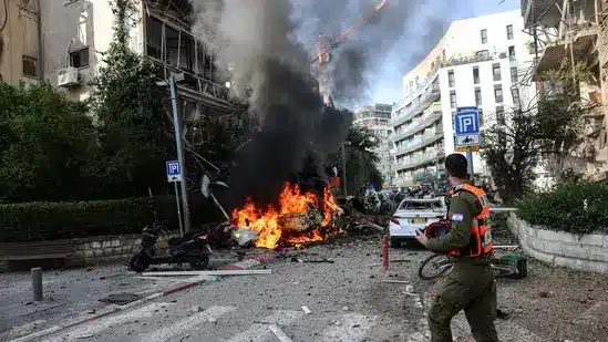 Iran, Israel, U.S. , Strait of Hormuz, airstrikes